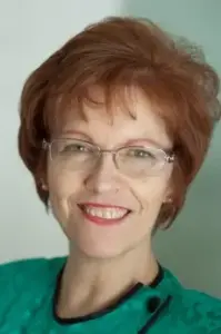 Amanda Roberts - Author Photo